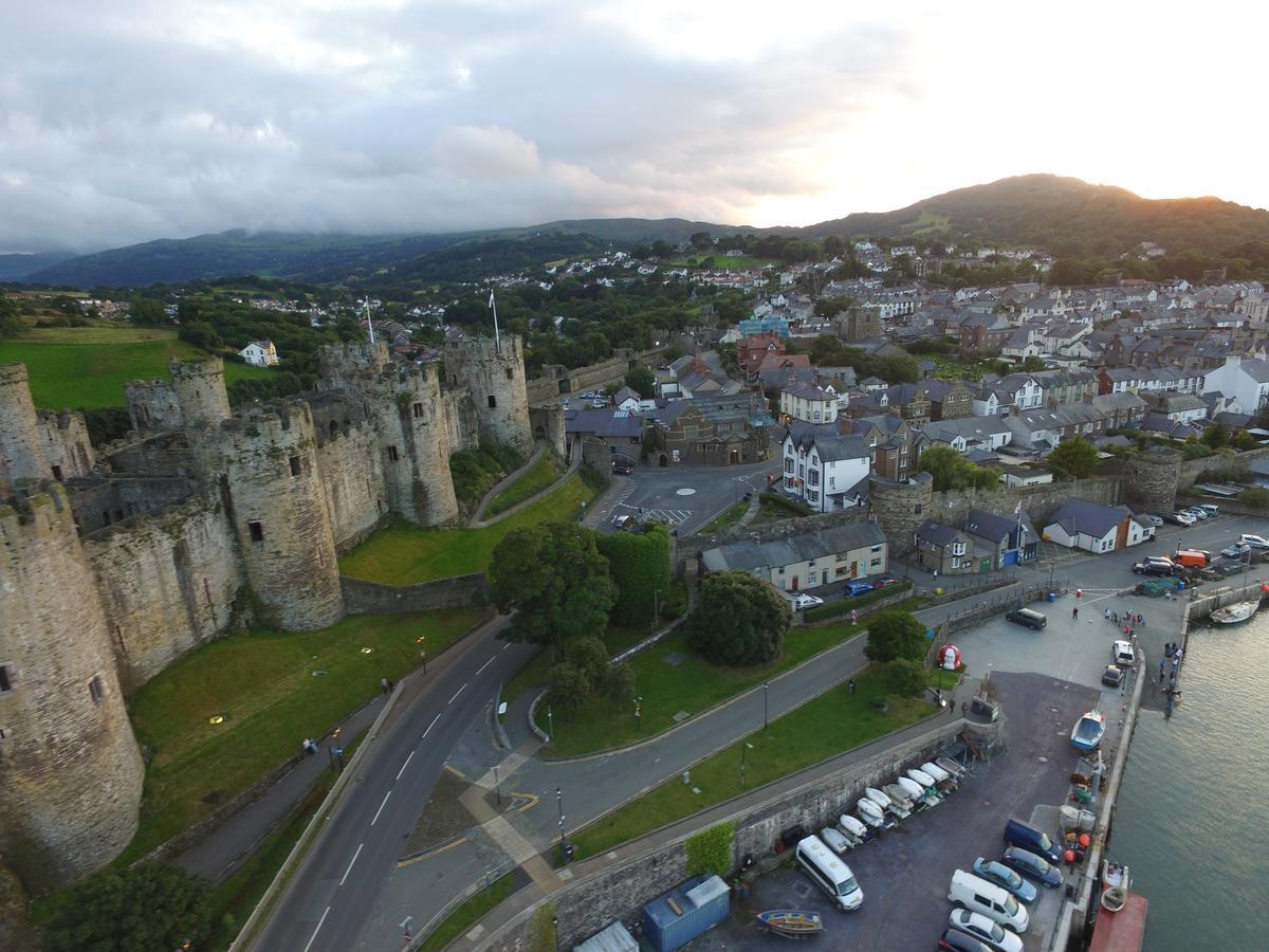 Johnny Dough'S Conwy With Rooms エクステリア 写真